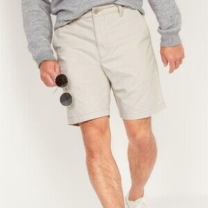 Old Navy Slim Fit Flat Front Khaki Shorts Waist 32